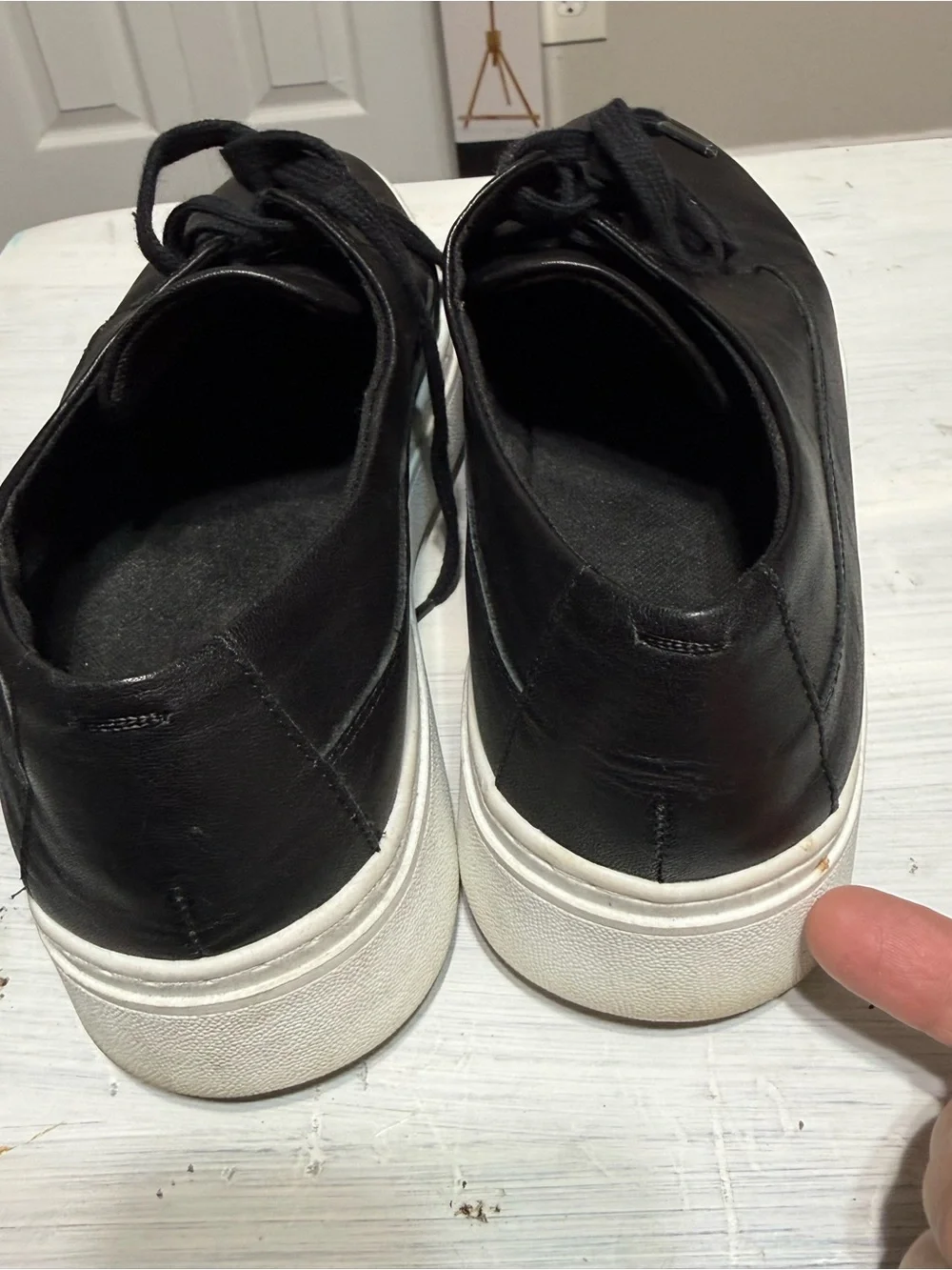 Pretty Eileen Fisher black sneakers size 7